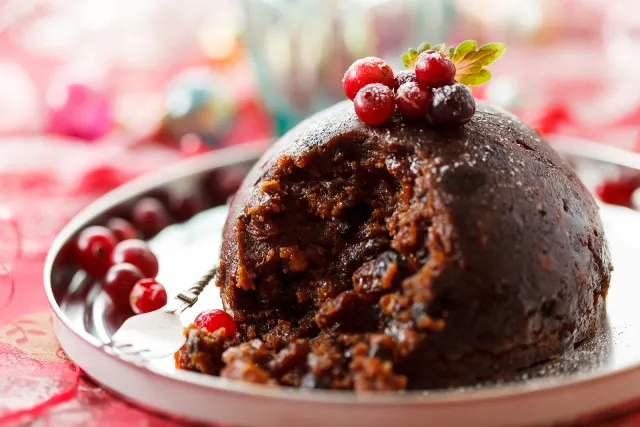 Pudding de Noël : un dessert de Noël anglais traditionnel.